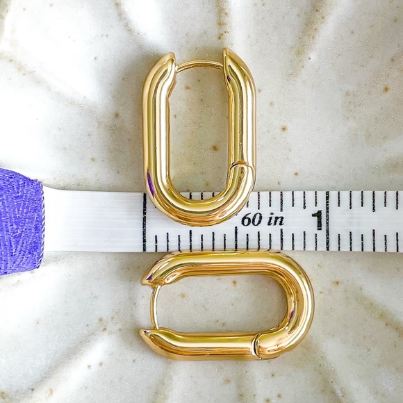 Madewell carabiner hoops. - Picture 9 of 10